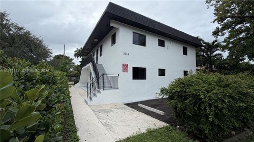 1-3314 Nw 8th, Miami, FL, 33131 | Card Image