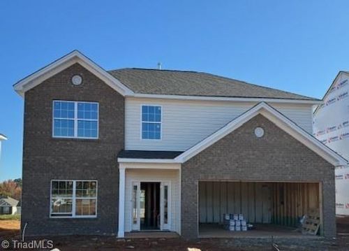 370-3719 Contimental Sq, Kernersville, NC, 27284 | Card Image