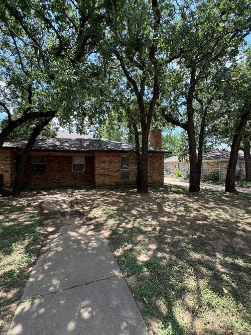 7004 Lincoln Dr, North Richland Hills, TX, 76182-7662 | Card Image