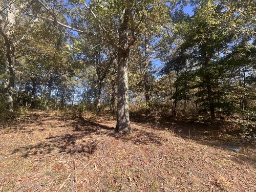 142 Whispering Oaks St, Summertown, TN, 38483-7611 | Card Image