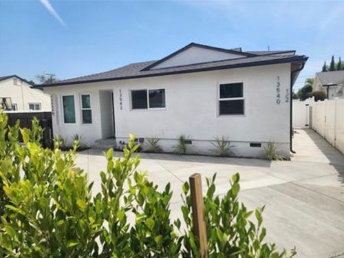 13542 Hamlin St, Van Nuys, CA, 91401-1709 | Card Image
