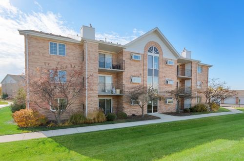 d1-18302 Robin Ln, Homewood, IL, 60430-2884 | Card Image