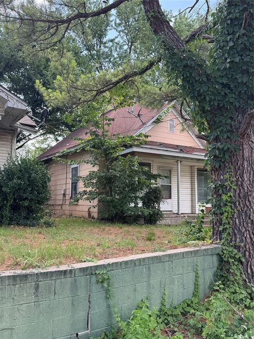 636 N Bell, Shawnee, OK, 74801 | Card Image