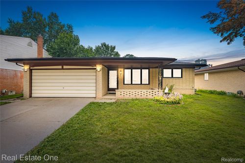 37719 Adrian Dr, Sterling Heights, MI, 48310-4011 | Card Image