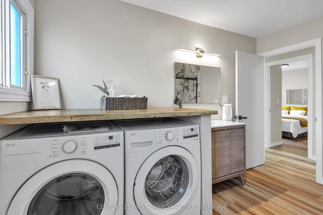 180 Gammage St, House other with 5 bedrooms, 2 bathrooms and 2 parking in London ON | Image 26