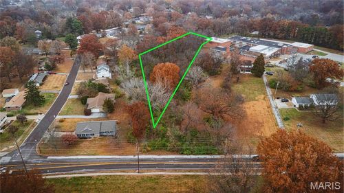 12135 Mignon Dr, Florissant, MO, 63033-5035 | Card Image