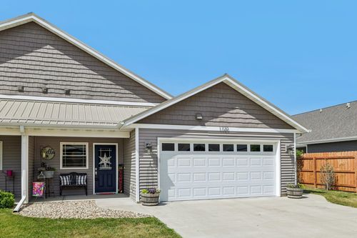 1720 Montclair Pl, Fort Atkinson, WI, 53538-3154 | Card Image