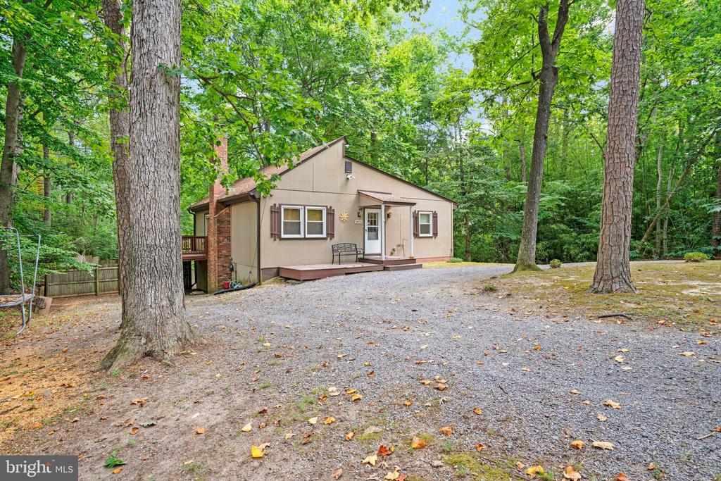 Algonquin Trl, Lusby, MD 20657