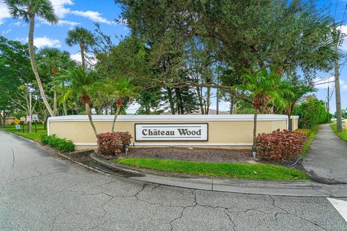 d-3900 Village Dr, Delray Beach, FL, 33445-2919 | Card Image