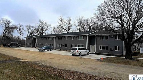 411 Water St, Minnesota Lake, MN, 56068-7532 | Card Image