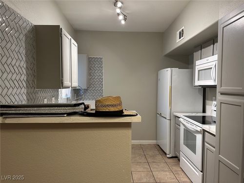 1024-7255 W Sunset Rd, Las Vegas, NV, 89113-1902 | Card Image