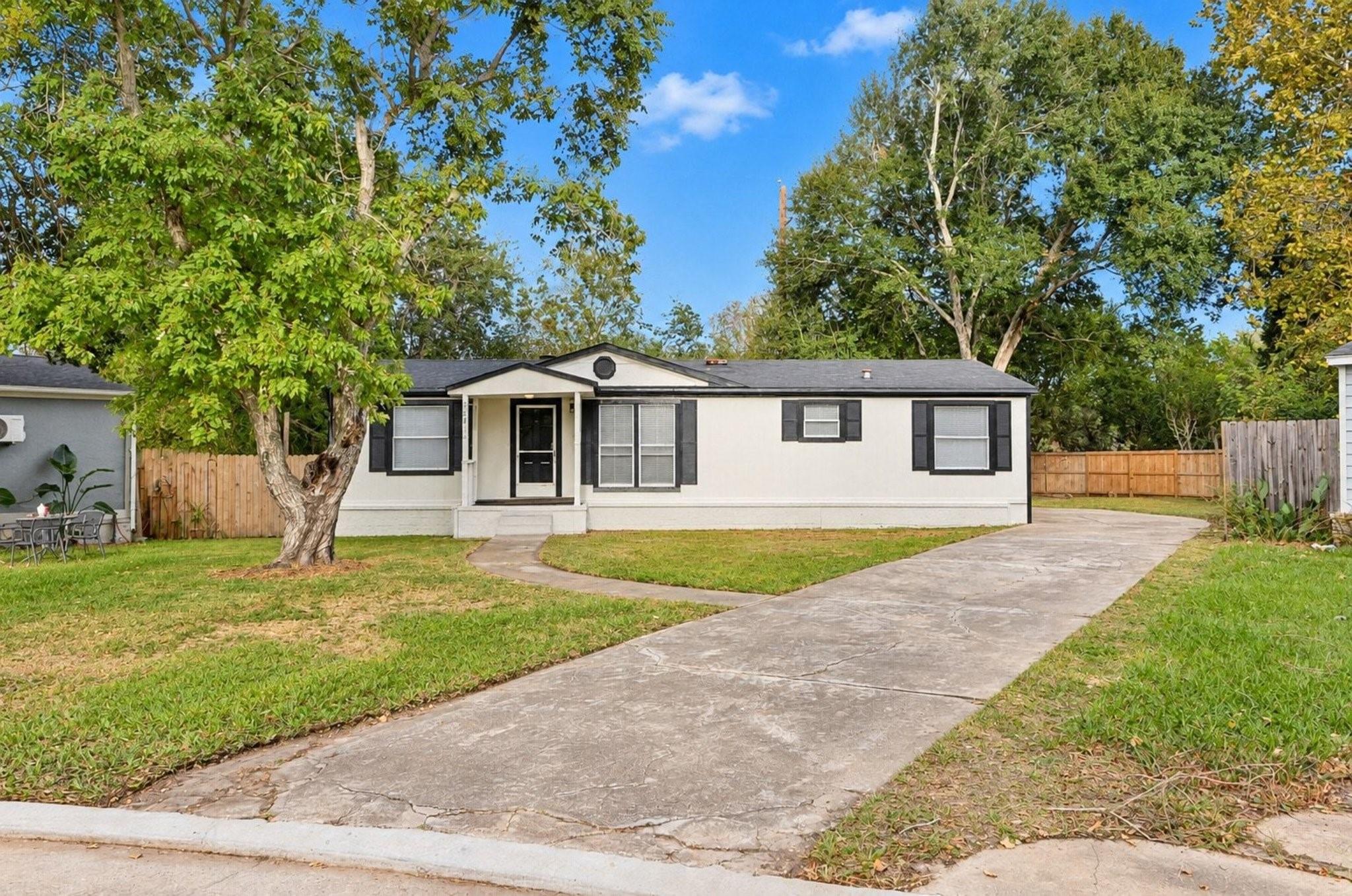 Residential Lease in Brookshire 4