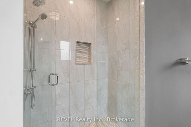 6464 Sam Iorfida Dr, House other with 6 bedrooms, 3 bathrooms and 6 parking in Niagara Falls ON | Image 25