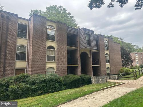 apt-34-3330 Woodburn Village Dr, ANNANDALE, VA, 22003-6870 | Card Image