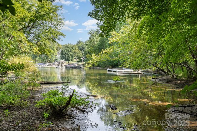 Lake access | Image 6