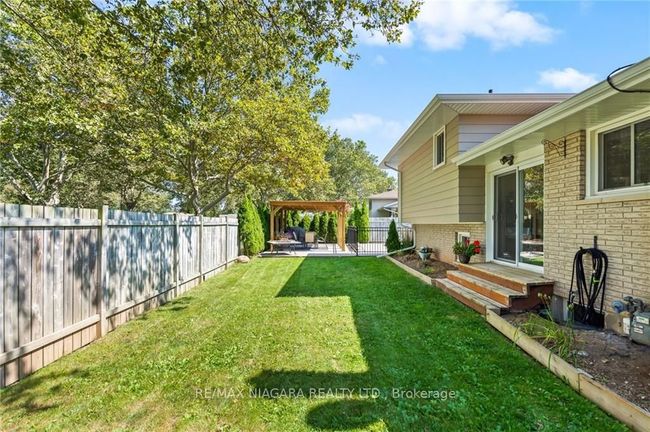 7067 Dirdene St, House other with 3 bedrooms, 2 bathrooms and 2 parking in Niagara Falls ON | Image 31