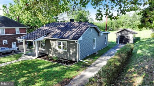 9 Hallton Hill Rd, Pine Grove, PA, 17963-9570 | Card Image