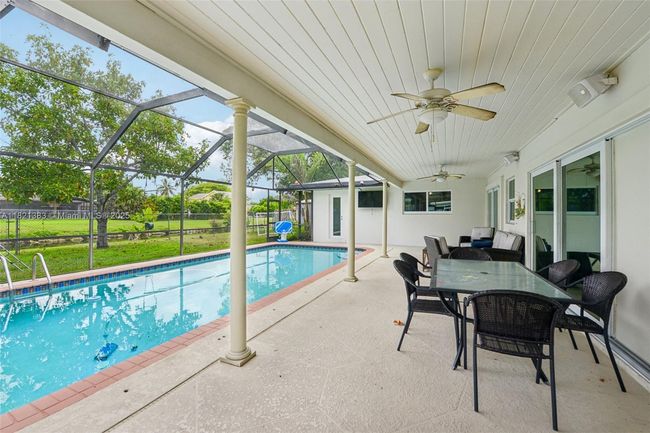 1321 Nw 75 Th Ter, House other with 3 bedrooms, 2 bathrooms and null parking in Plantation FL | Image 18