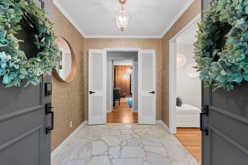 1905 Cromwell Dr, Nashville, TN, 37215-5617 | Card Image