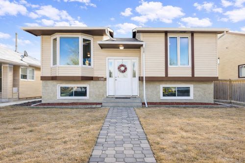 1205 Meadowbrook Dr Se, Airdrie, AB, T4A1W6 | Card Image