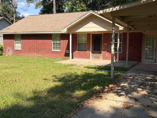 125 N Forest Dr, Willis, TX, 77378-8028 | Card Image