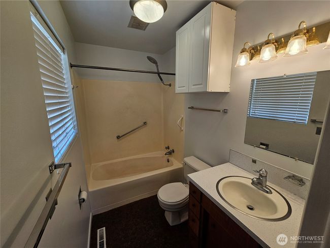 33601 Us Highway 97, House other with 4 bedrooms, 4 bathrooms and null parking in Oroville WA | Image 22