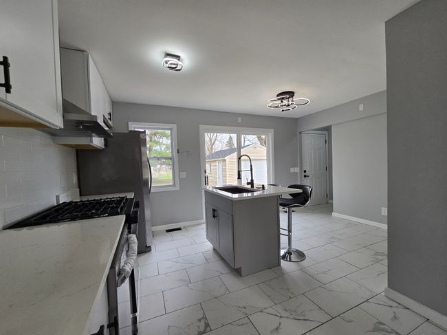 2114 W Miller Rd, House other with 3 bedrooms, 2 bathrooms and null parking in Lansing MI | Image 4
