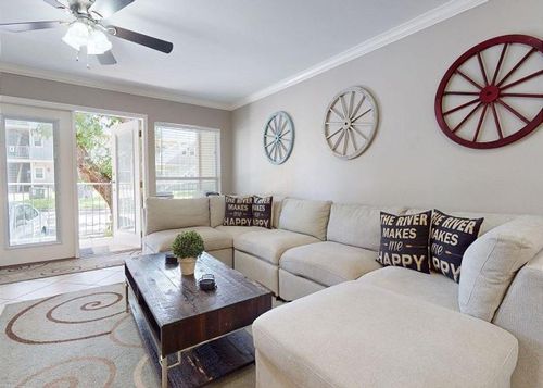 unit-l101-730 E Mather St, New Braunfels, TX, 78130-4475 | Card Image