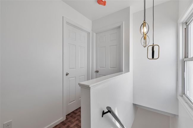 View of corridor | Image 21