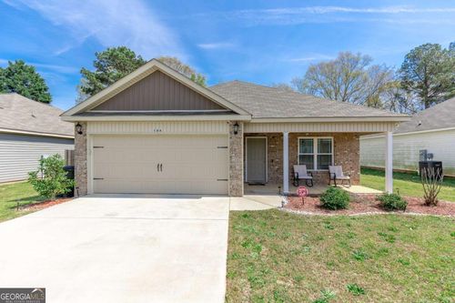 104 Hughes Dr, Warner Robins, GA, 31093-7352 | Card Image