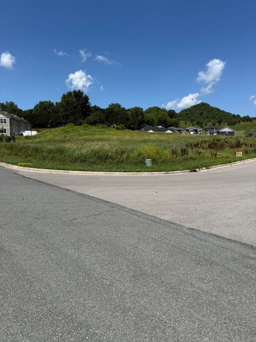 1 Gabrielle Way, Onalaska, WI, 54650 | Card Image