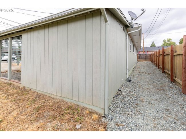 451 E 3 Rd Ave, House other with 4 bedrooms, 2 bathrooms and null parking in Riddle OR | Image 19
