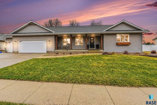 1411 Evergreen Dr Drive, Luverne, MN, 56156 | Card Image