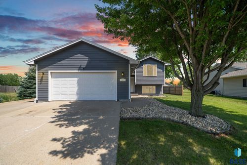 5408 S Anthony Ave, Sioux Falls, SD, 57106-2610 | Card Image