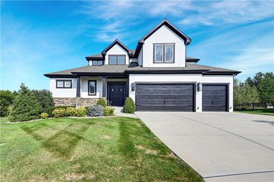 Beautiful home with great curb appeal. | Image 1