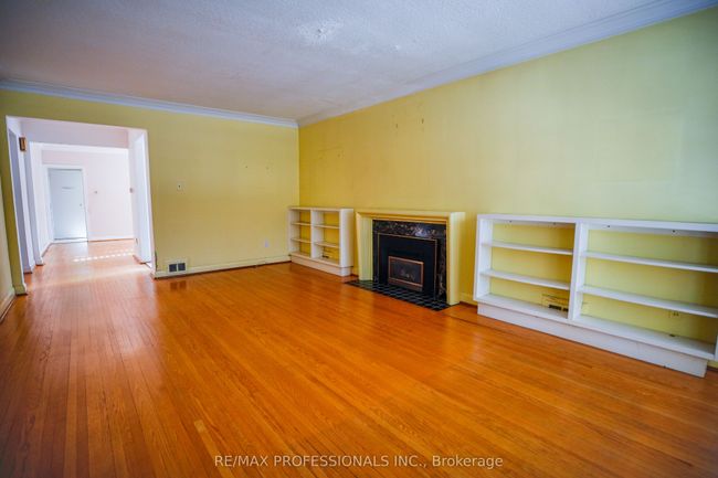 88 Valecrest Dr, House other with 4 bedrooms, 2 bathrooms and 4 parking in Etobicoke ON | Image 23