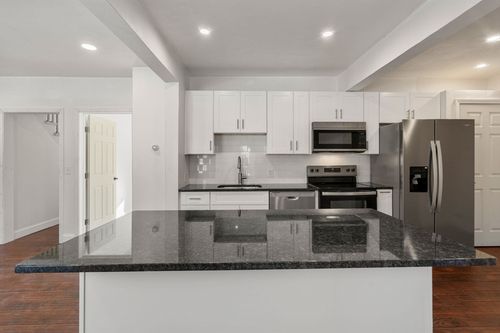 a-99 Main St, Upton, MA, 01568-1621 | Card Image