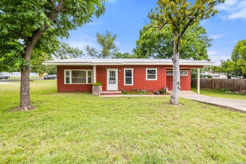 304 W Live Oak St, Fredericksburg, TX, 78624-4410 | Card Image