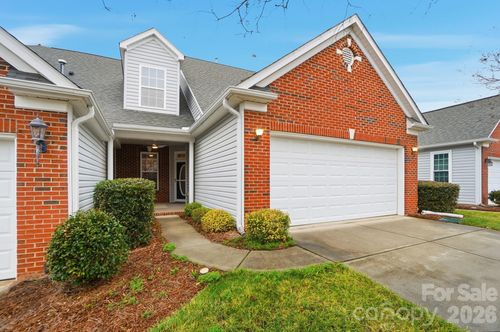 284 Garnet Ct, Fort Mill, SC, 29708-8053 | Card Image