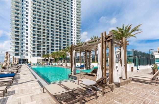 R2407 - 4010 S Ocean Dr, Condo with 2 bedrooms, 2 bathrooms and null parking in Hollywood FL | Image 7