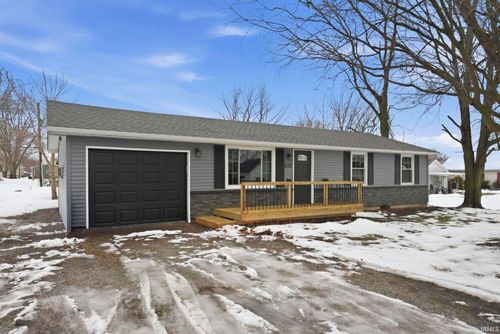 332 W Pleasant St, Churubusco, IN, 46723-2102 | Card Image