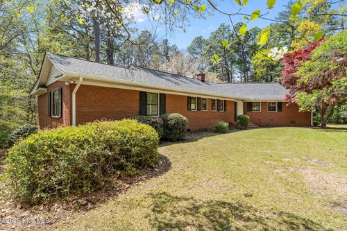 225 Arbutus Rd, Southern Pines, NC, 28387-6703 | Card Image