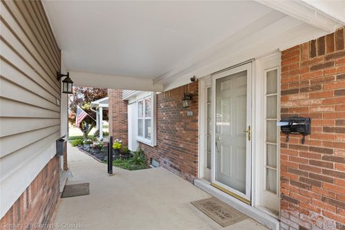 20918 W Glen Haven Cir, Northville, MI, 48167-2408 | Card Image