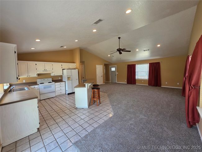 2202 Sycamore Rd, House other with 3 bedrooms, 2 bathrooms and null parking in McAlester OK | Image 5