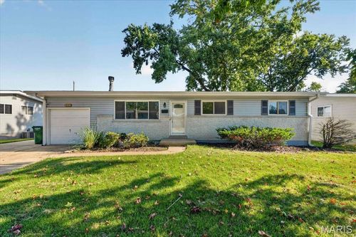 665 Redwing Dr, Florissant, MO, 63031-2241 | Card Image