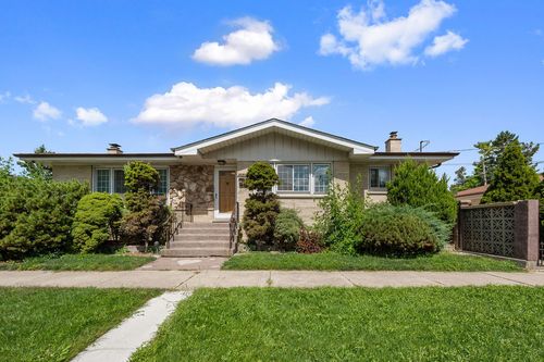 9740 Linn Ave, Schiller Park, IL, 60176-1110 | Card Image