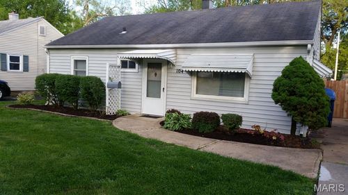 104 N Saint Jacques St, Florissant, MO, 63031-5818 | Card Image