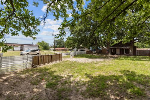 606 N Needmore St, Athens, TX, 75751-4450 | Card Image