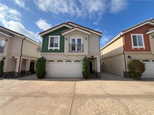 13746 Cordary Ave, Hawthorne, CA, 90250-7411 | Card Image