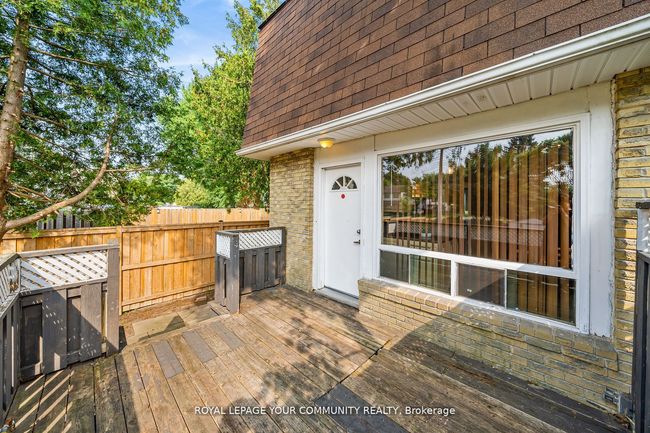 203 Taunton Rd W, House attached with 3 bedrooms, 2 bathrooms and 2 parking in Oshawa ON | Image 27
